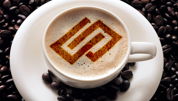 موکاپ نمایش لوگو روی قهوه